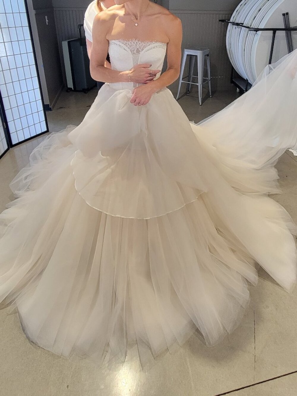 Vera Wang Couture 2017 Sigourney Wedding Ball Gown Ivory / Peach Champagne - Picture 2 of 9
